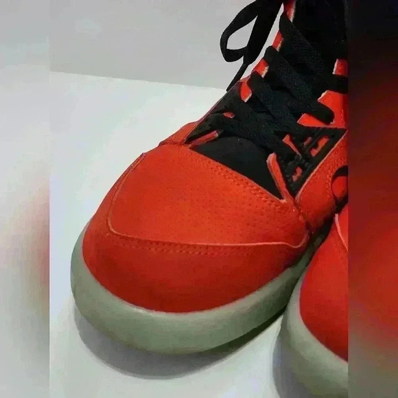 Nike Men's Red Air Tech Challenge Hybrid II Sneaker Shoes, sz 9 - Picture 9 of 14